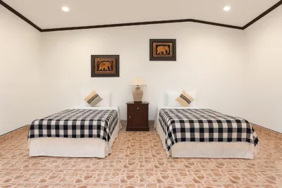 Deluxe Twin Room — Kamala Orchid Guesthouse